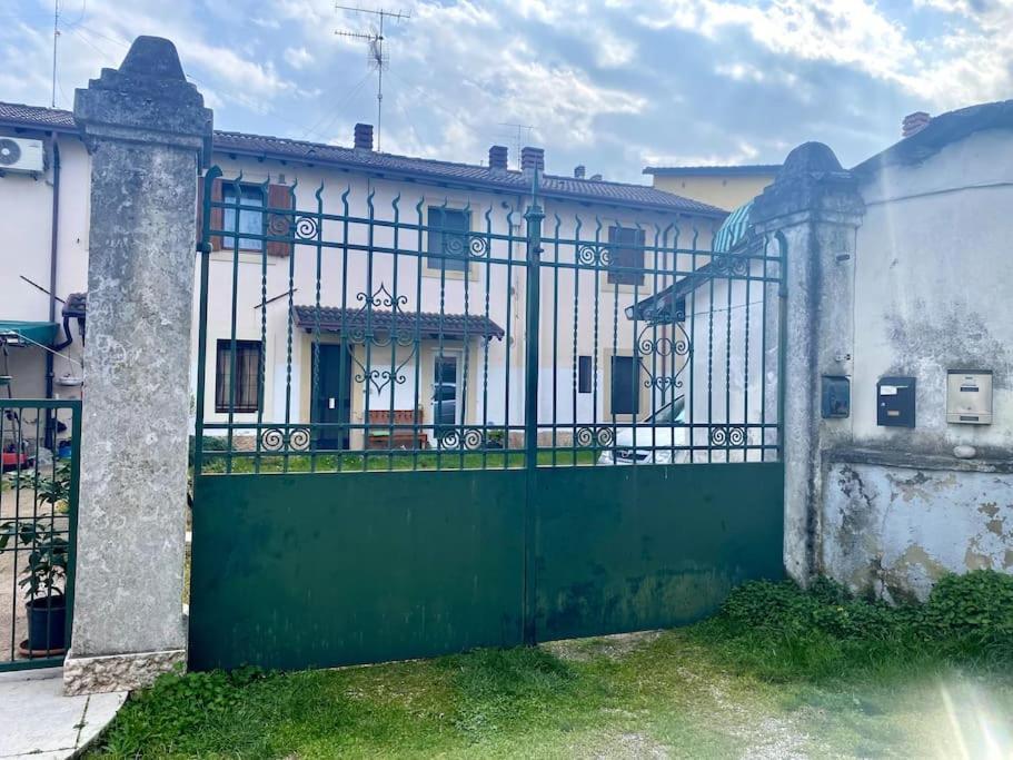 Zona Fiera A 10 Minuti Dal Centro Con Parcheggio Verona Exterior foto